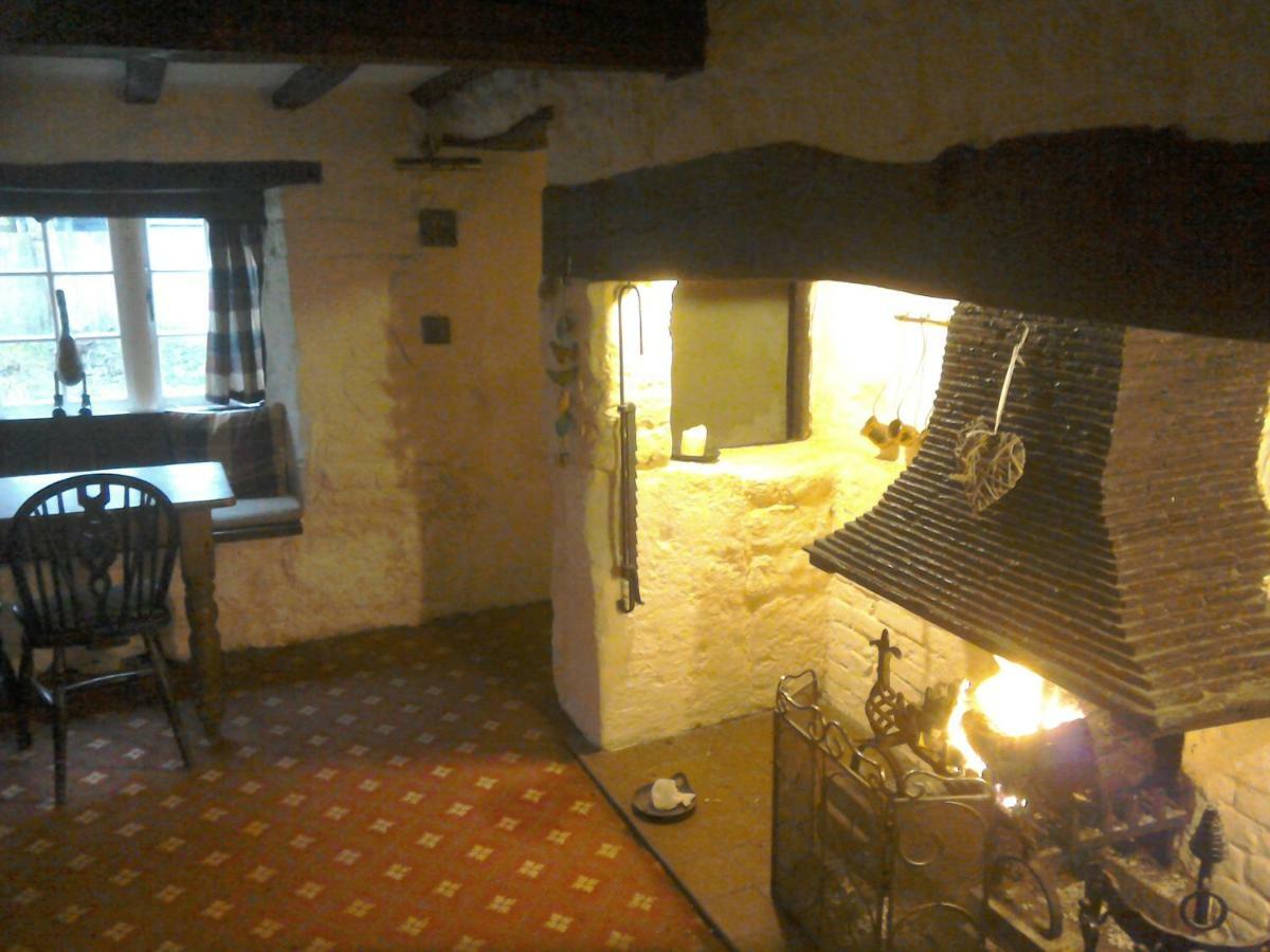 The Crown Inn Alvediston Extérieur photo